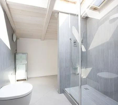 Loft Lombardini Lägenhet