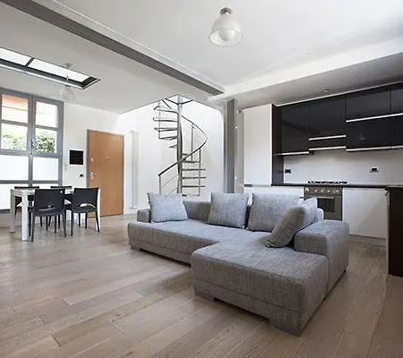 Loft Lombardini Lägenhet